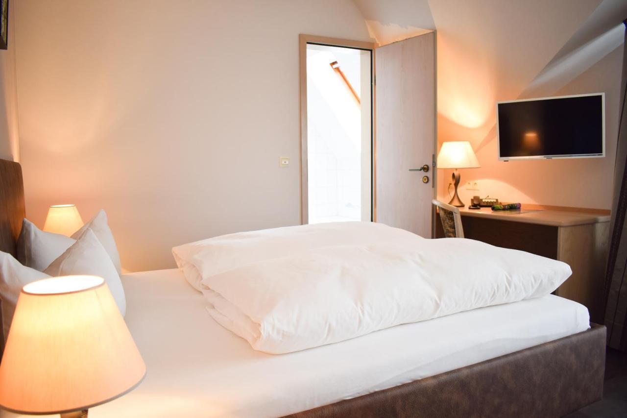 Castell Hotel & Restaurant Leinsweiler Dış mekan fotoğraf