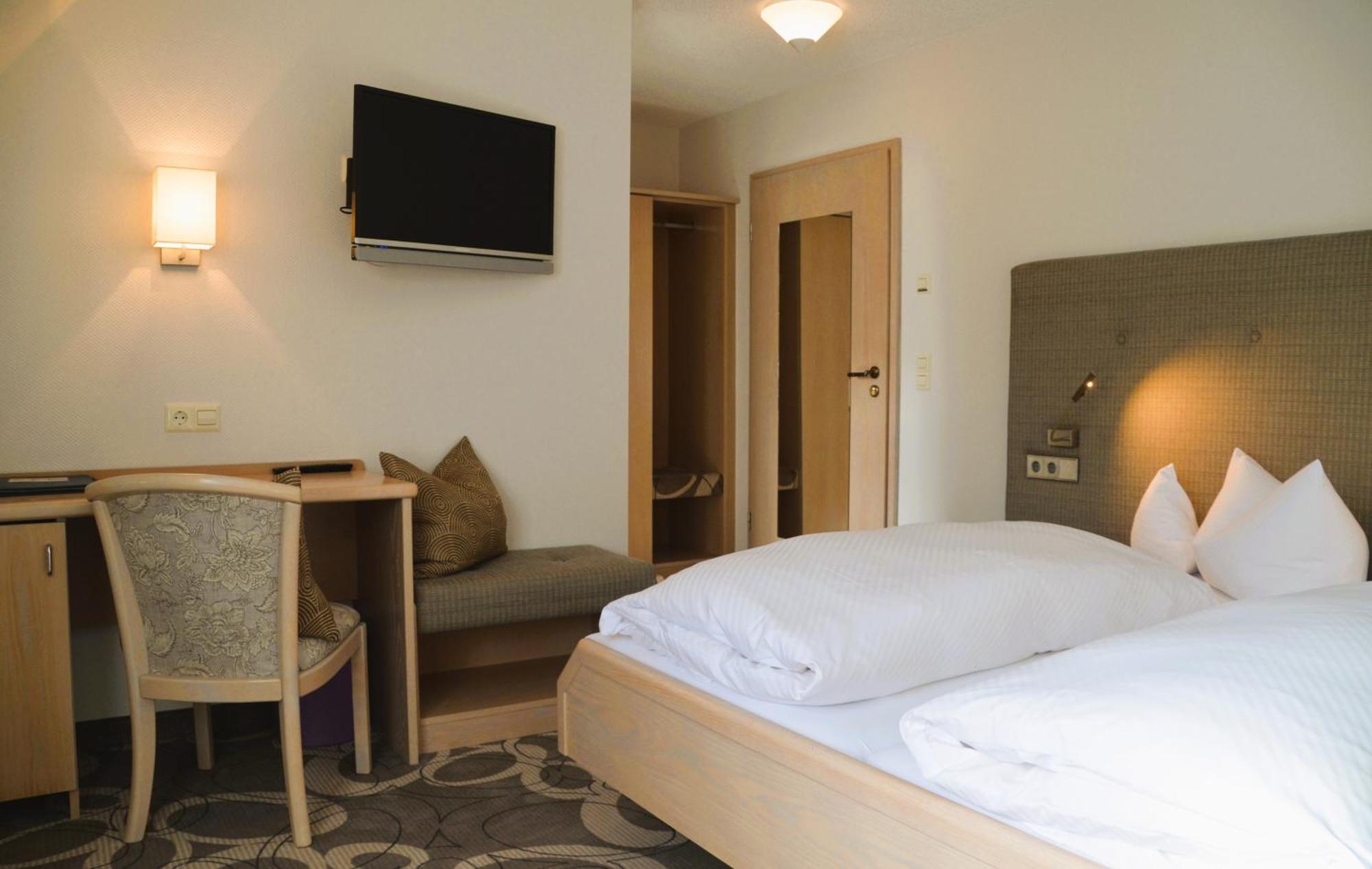 Castell Hotel & Restaurant Leinsweiler Dış mekan fotoğraf