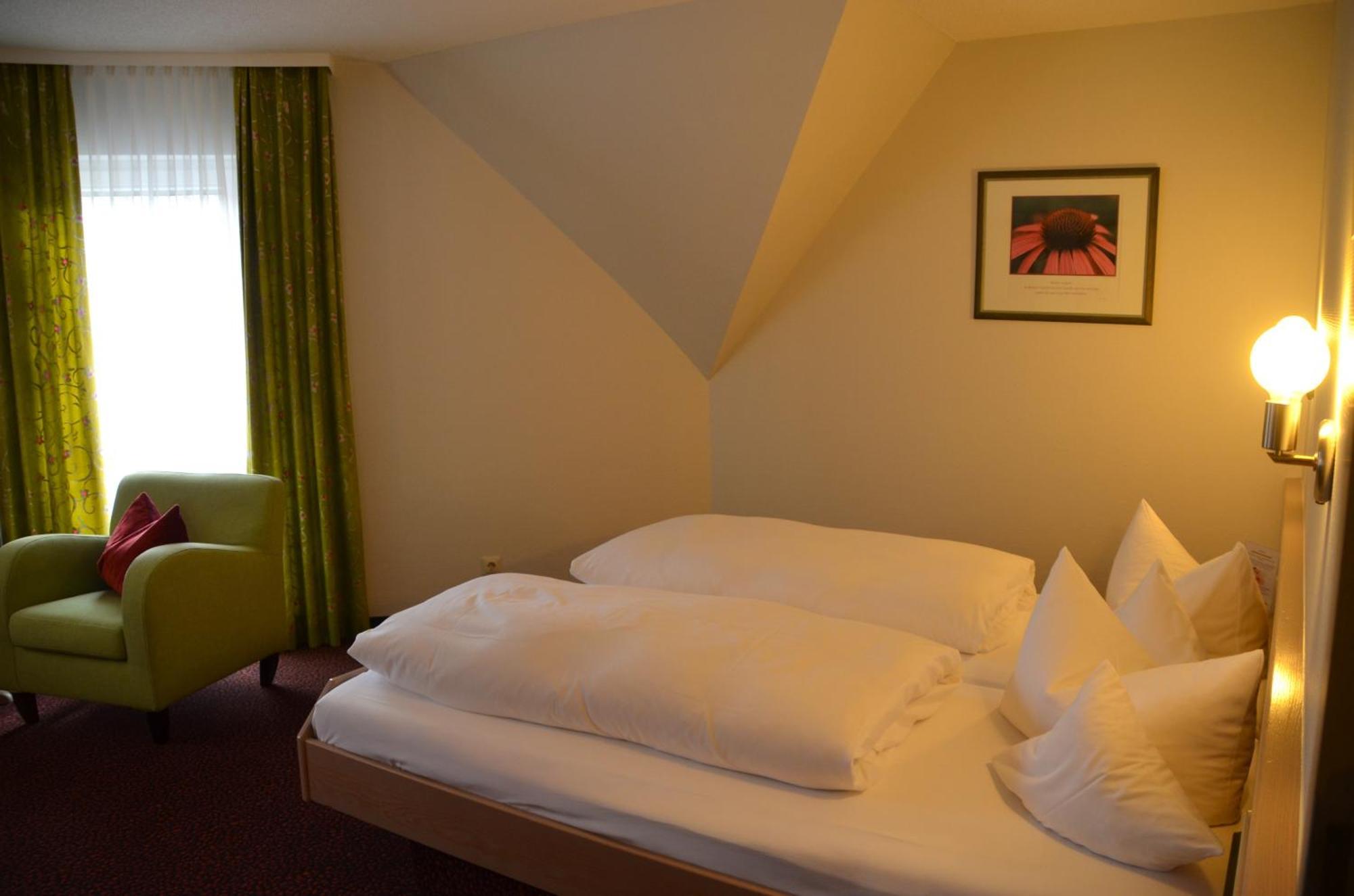 Castell Hotel & Restaurant Leinsweiler Dış mekan fotoğraf