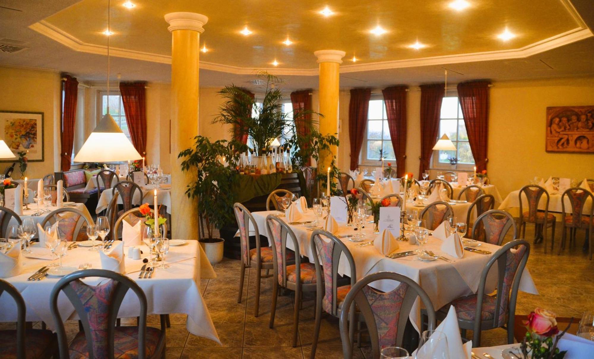 Castell Hotel & Restaurant Leinsweiler Dış mekan fotoğraf